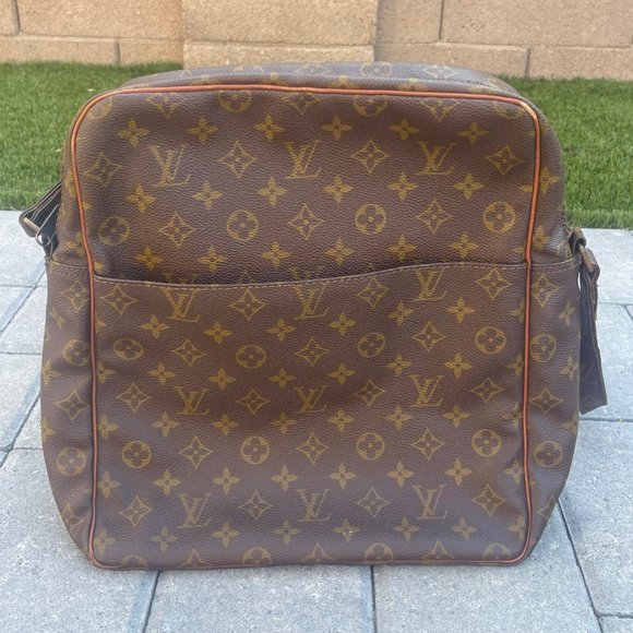 Authentic Louis Vuitton Vintage Monogram Canvas Marceau GM Messenger Bag - Picture 3 of 13